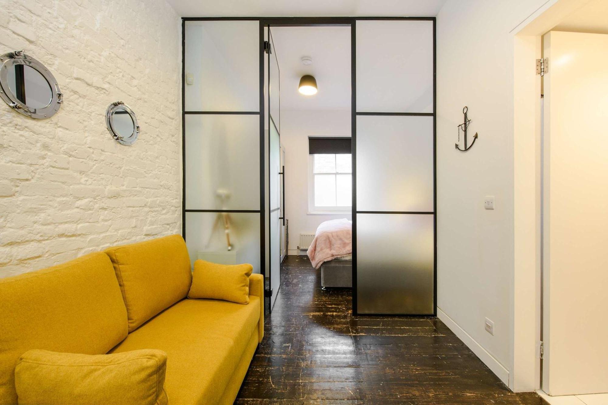 The Cheeky Hideaway-borough- By Frankie Says Londra