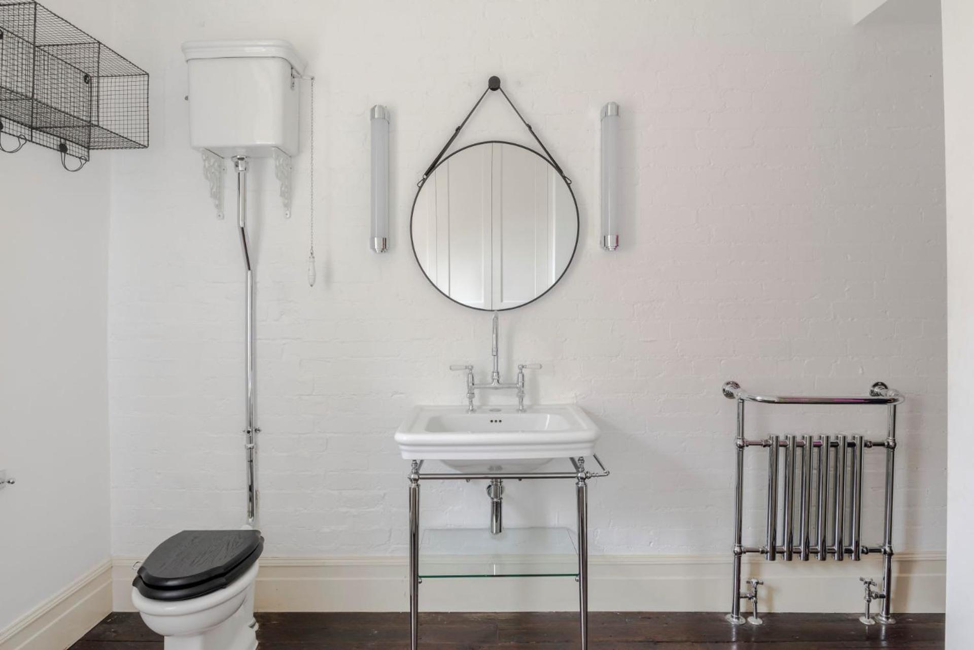 The Cheeky Hideaway-borough- By Frankie Says * Londra