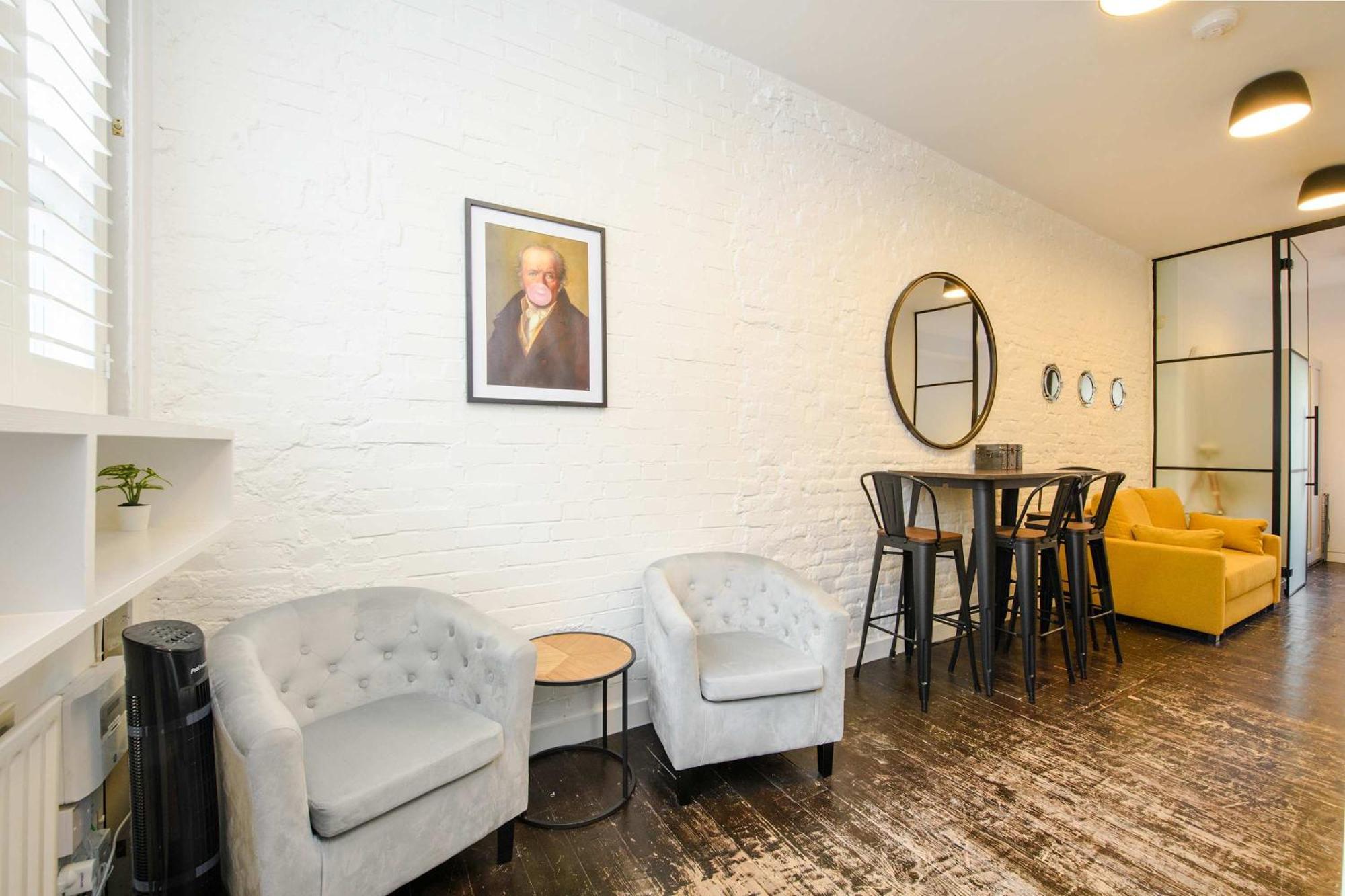 The Cheeky Hideaway-borough- By Frankie Says Apartament