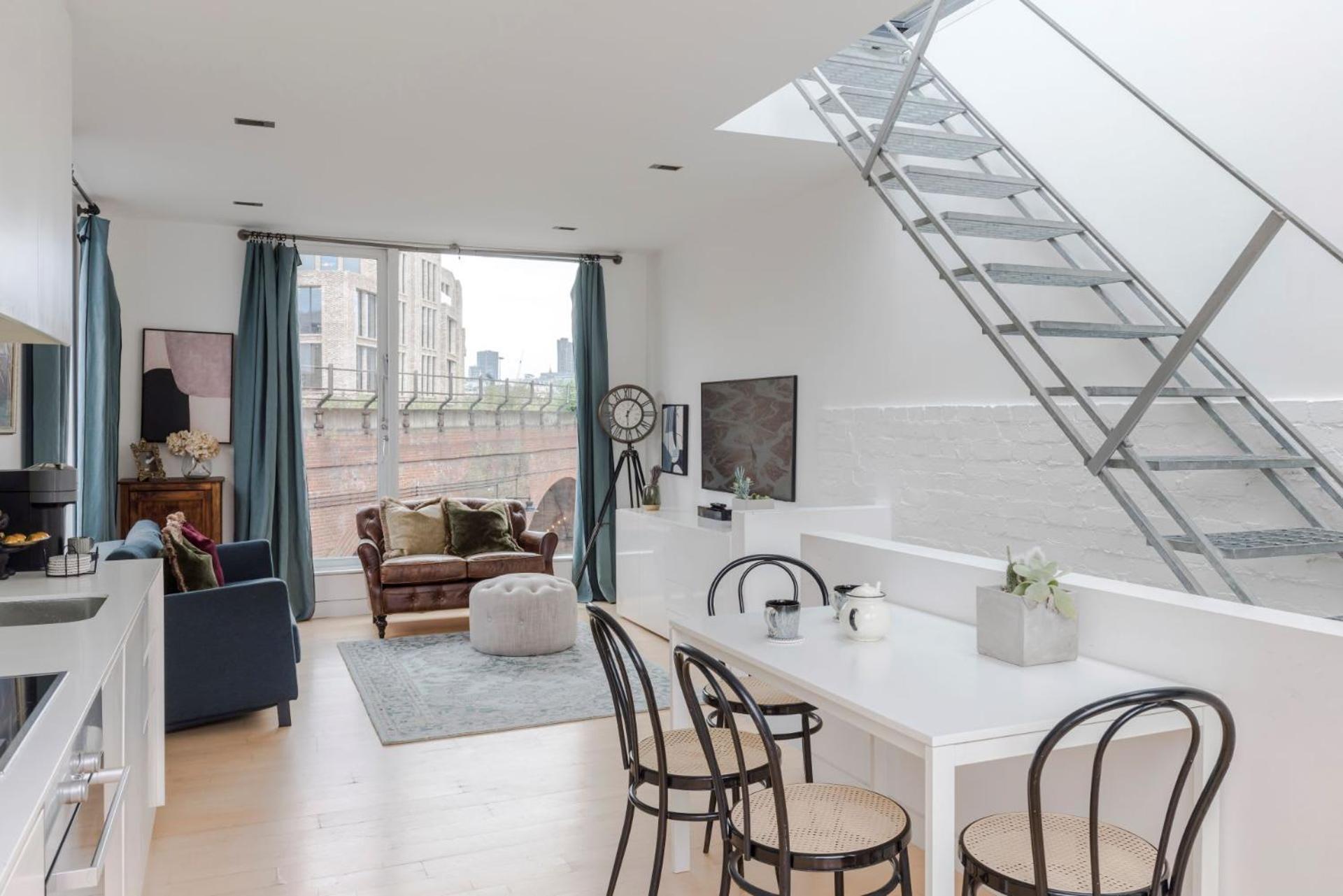 The Cheeky Hideaway-borough- By Frankie Says Apartament Londra